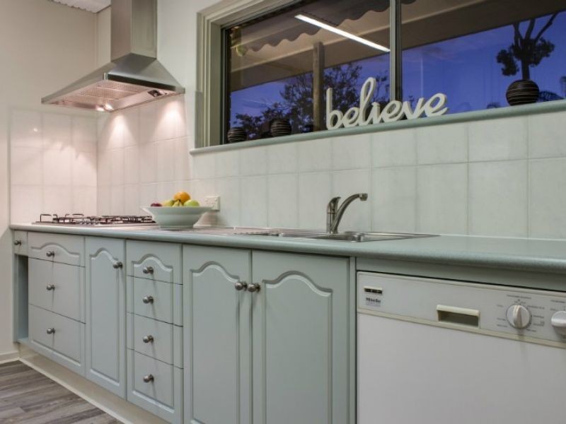 4 Ridge Court, Morphett Vale SA 5162
