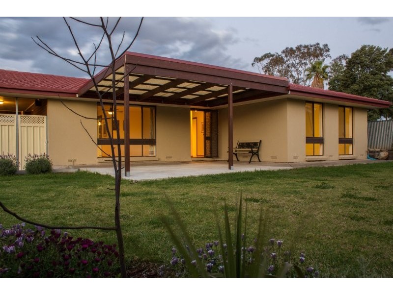 8 William Court, Happy Valley SA 5159