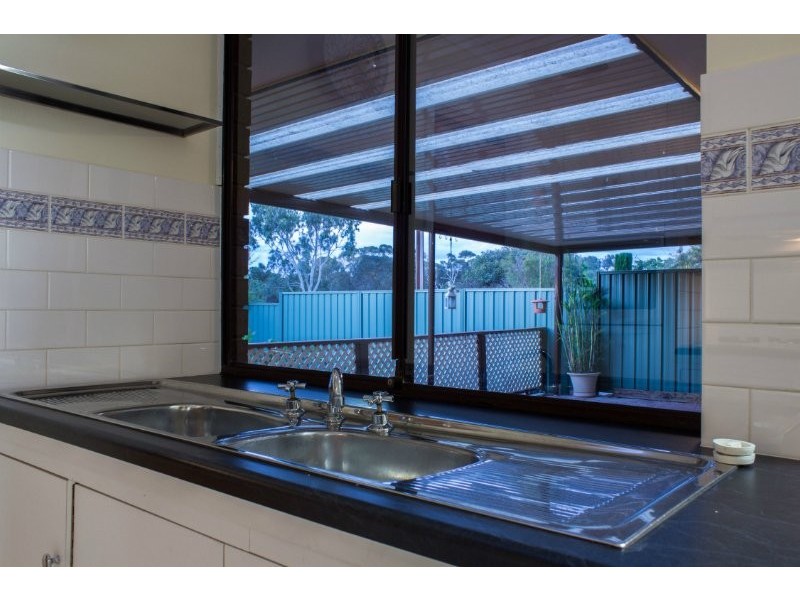 8 William Court, Happy Valley SA 5159