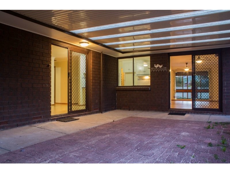 8 William Court, Happy Valley SA 5159