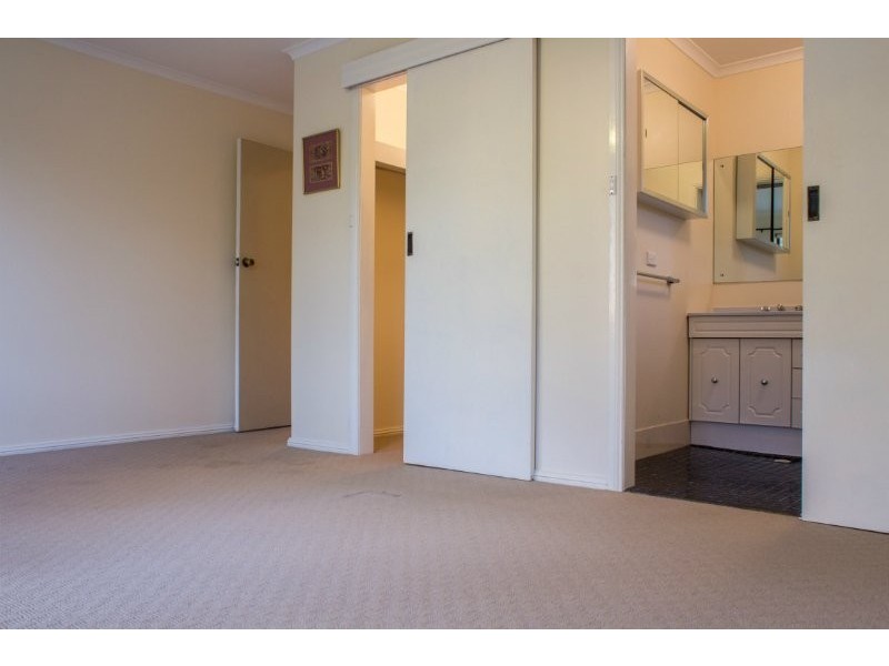 8 William Court, Happy Valley SA 5159