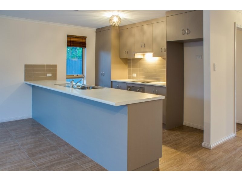 42 Seaview Road, Morphett Vale SA 5162