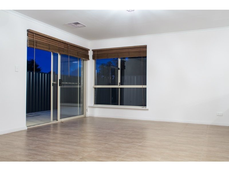 42 Seaview Road, Morphett Vale SA 5162