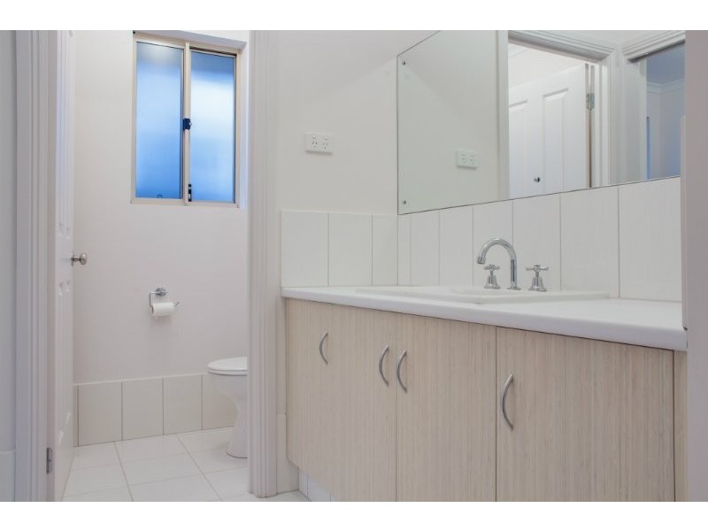 42 Seaview Road, Morphett Vale SA 5162