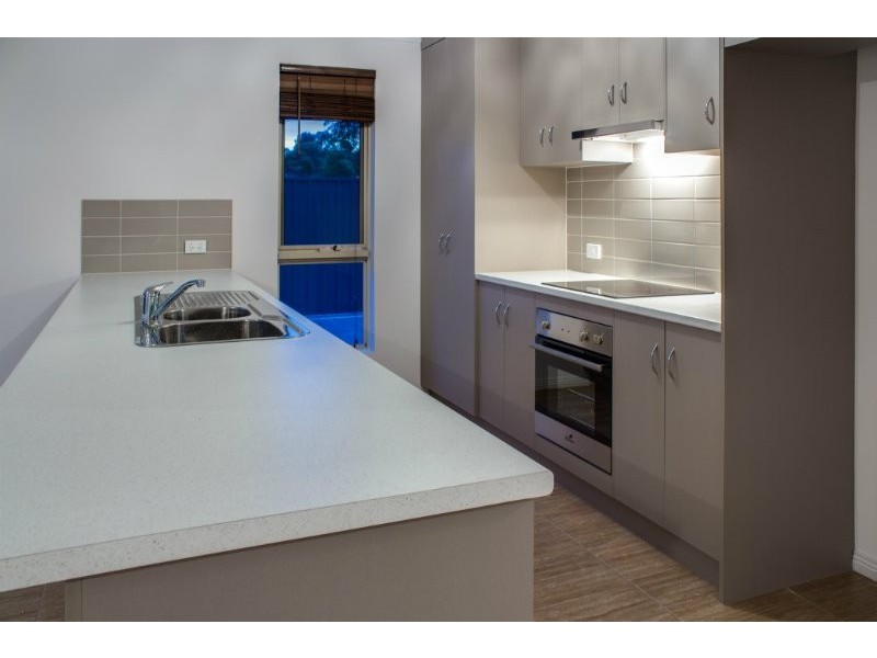 42 Seaview Road, Morphett Vale SA 5162