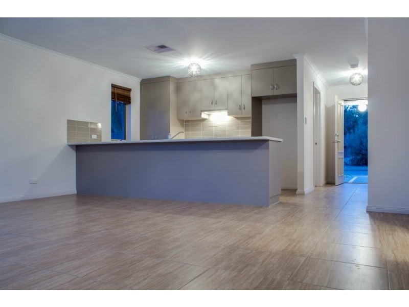 42 Seaview Road, Morphett Vale SA 5162