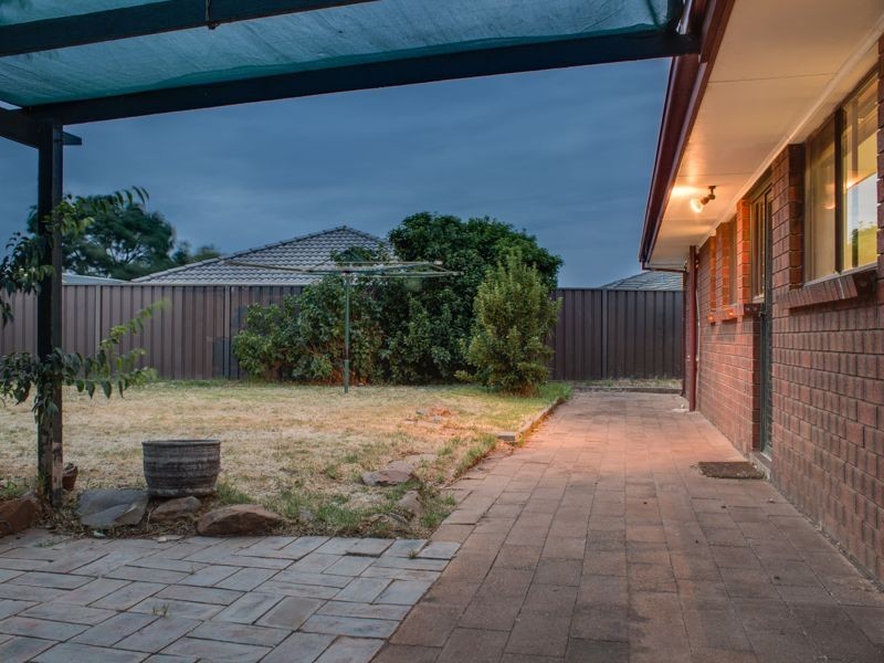 4 Deakin Court, Trott Park SA 5158