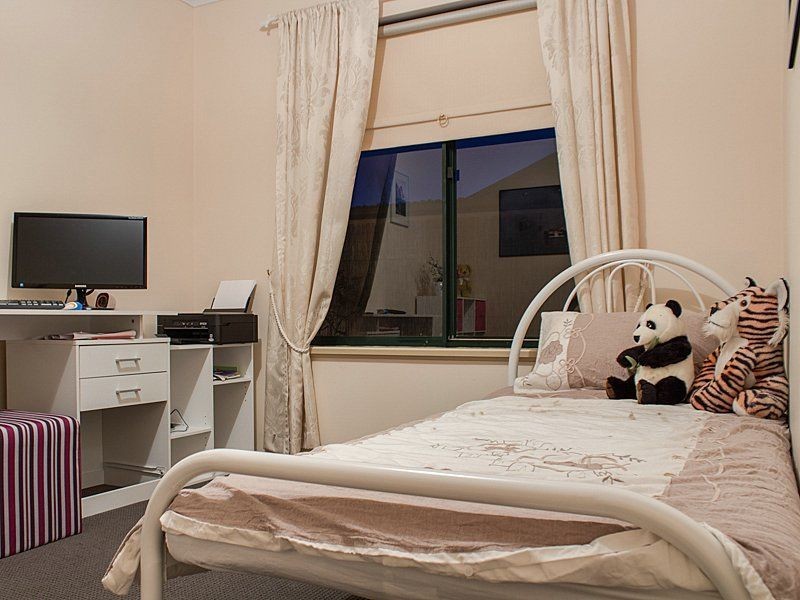 64 Investigator Drive, Woodcroft SA 5162