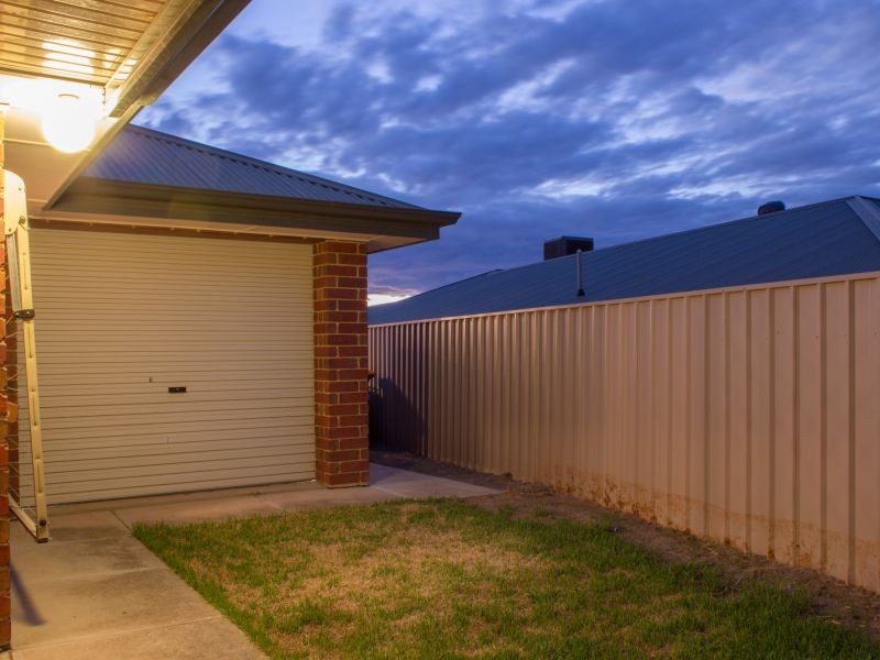55a Dorrien Avenue, Woodcroft SA 5162
