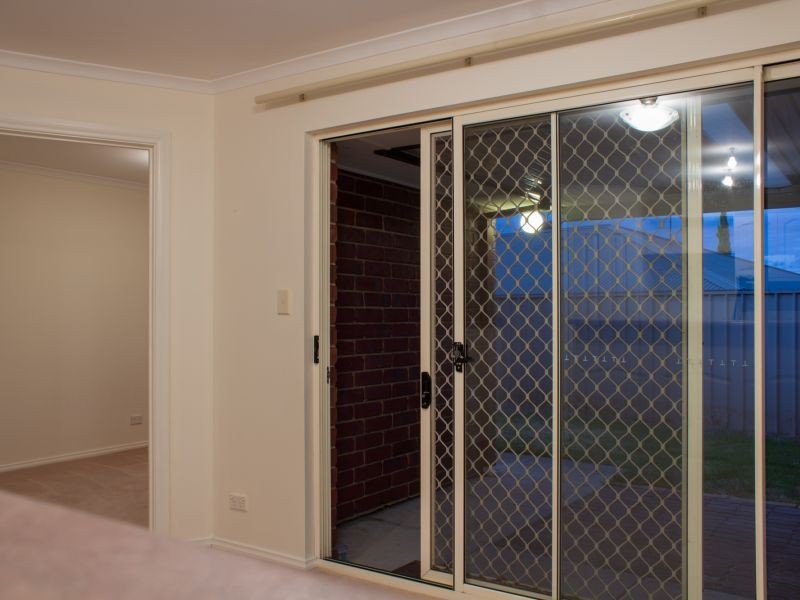 55a Dorrien Avenue, Woodcroft SA 5162