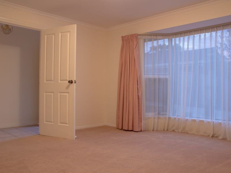 55a Dorrien Avenue, Woodcroft SA 5162