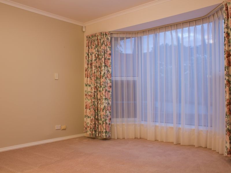 55a Dorrien Avenue, Woodcroft SA 5162