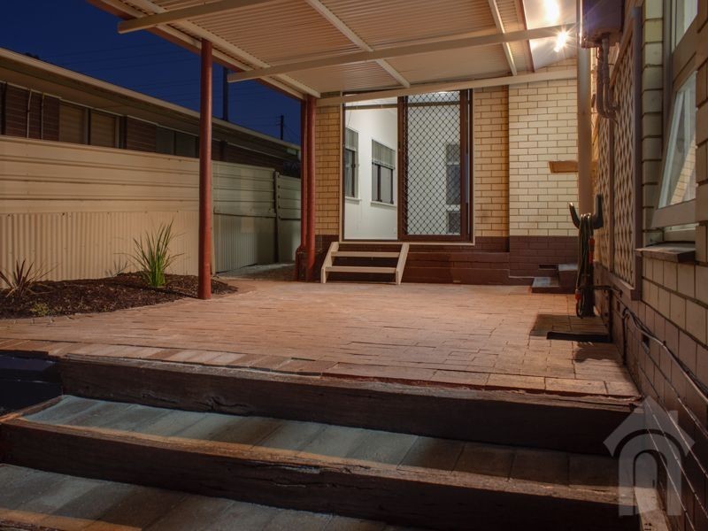 17 Salisbury Avenue, Morphett Vale SA 5162