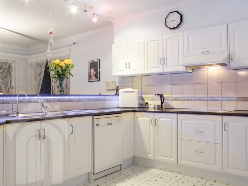 15 Freebairn Drive, Hallett Cove SA 5158