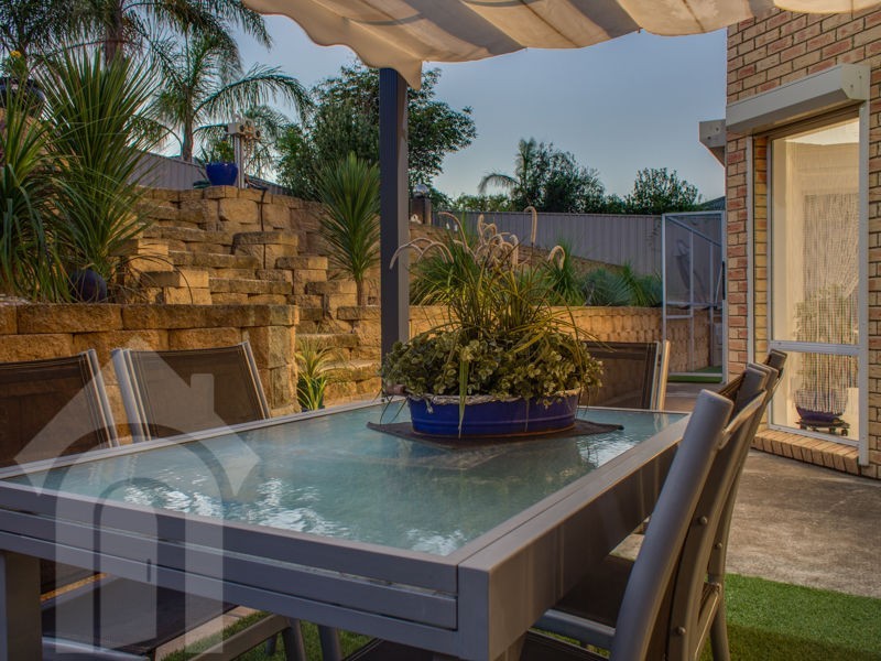 15 Freebairn Drive, Hallett Cove SA 5158