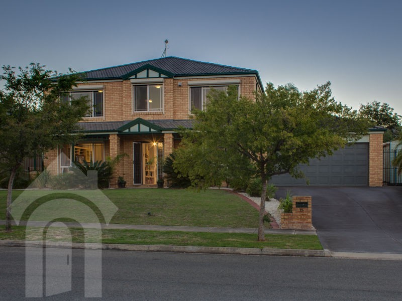 15 Freebairn Drive, Hallett Cove SA 5158