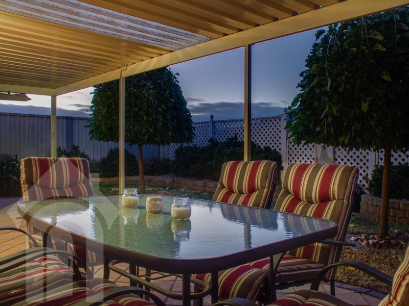 43 Shillabeer Crescent, Woodcroft SA 5162