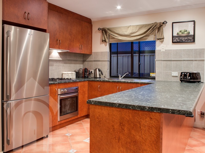 43 Shillabeer Crescent, Woodcroft SA 5162