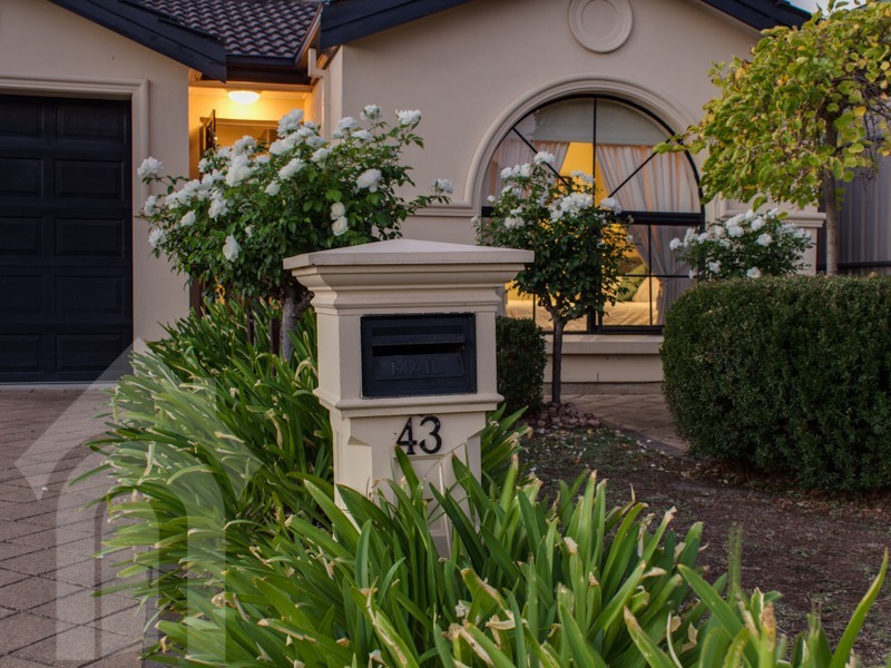 43 Shillabeer Crescent, Woodcroft SA 5162