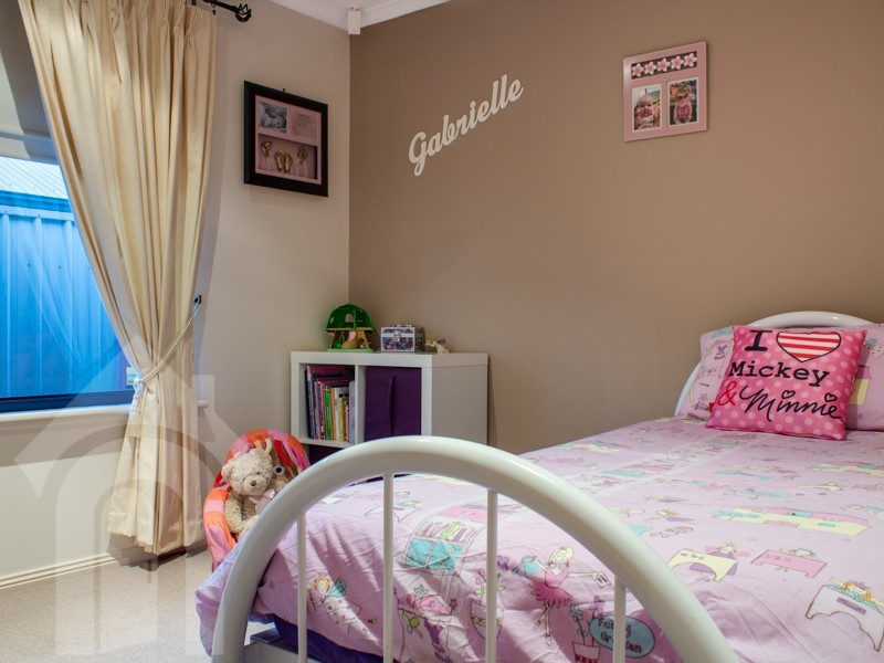 43 Shillabeer Crescent, Woodcroft SA 5162