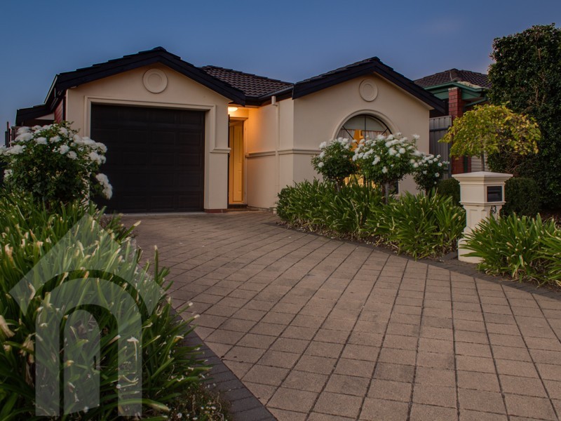 43 Shillabeer Crescent, Woodcroft SA 5162