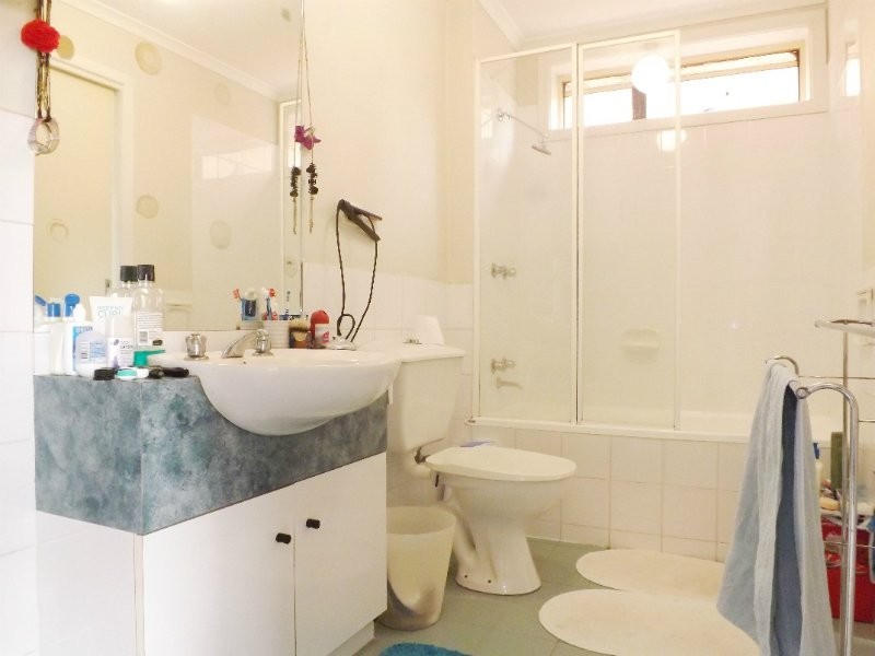 19/25 Barkly Street, Carlton VIC 3053