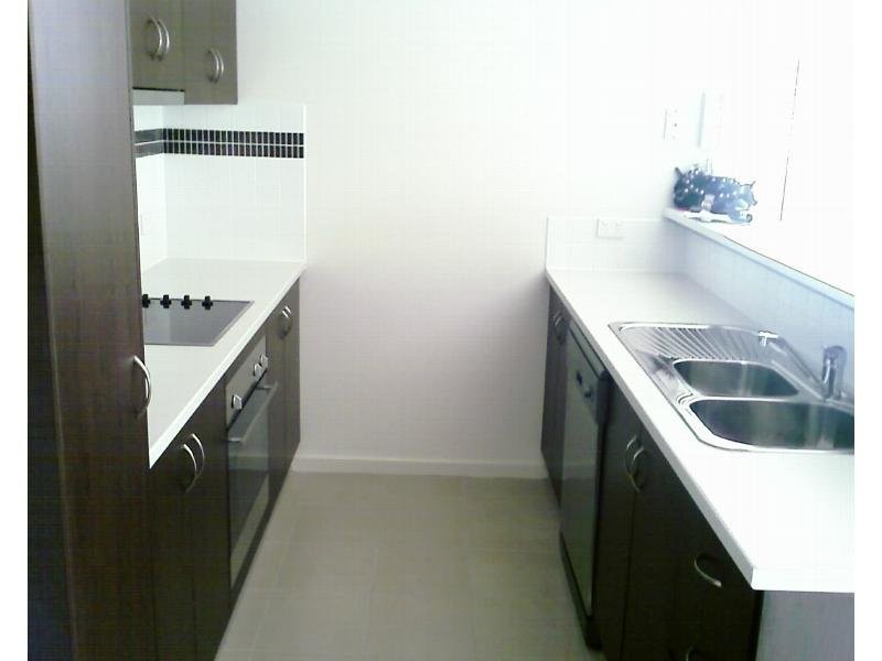 2/75 Droop Street, Footscray VIC 3011