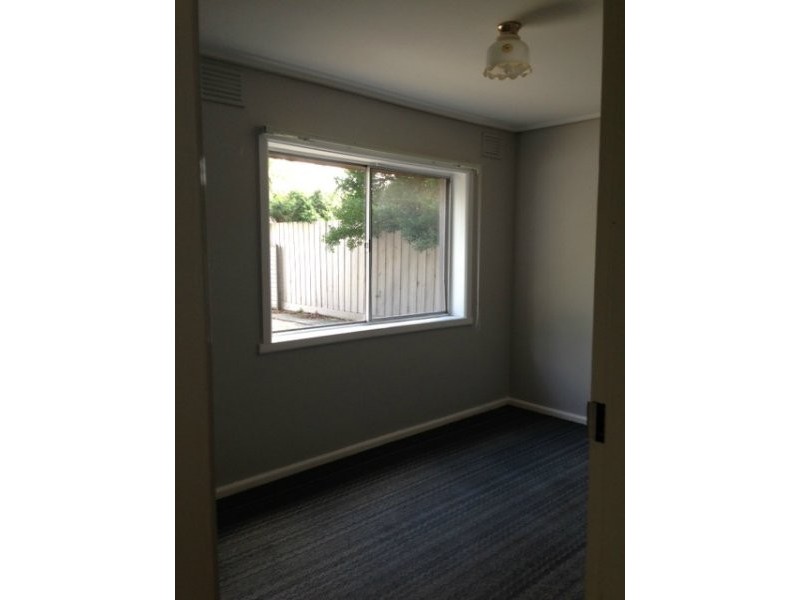1/10 Loeman Street, Essendon VIC 3040