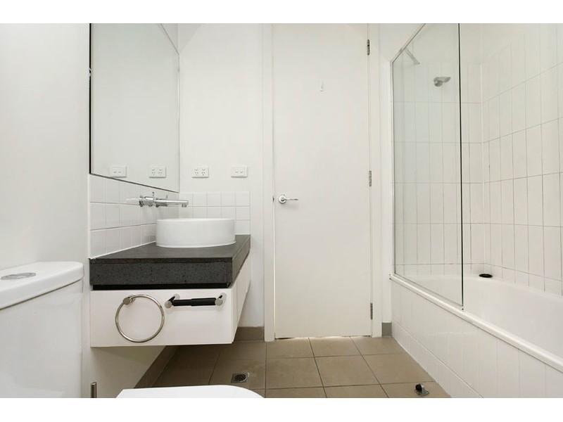 304/57 Bay Street, Port Melbourne VIC 3207
