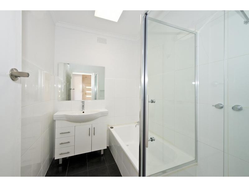 1/50 Darebin Boulevard, Reservoir VIC 3073