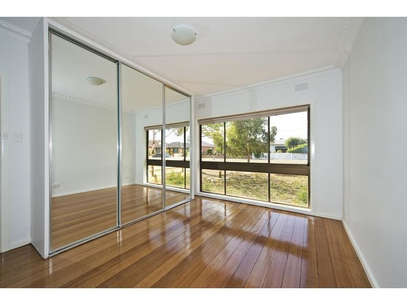 1/50 Darebin Boulevard, Reservoir VIC 3073