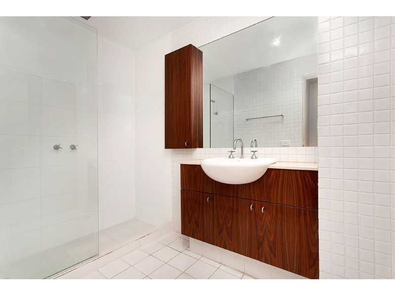 4/205 Cardigan Street, Carlton VIC 3053