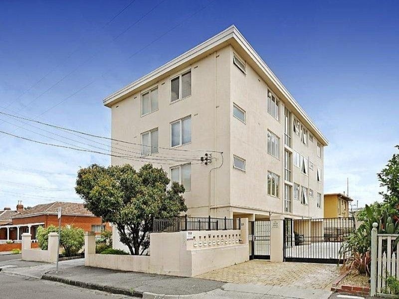 2/15 De Carle Street, Brunswick VIC 3056