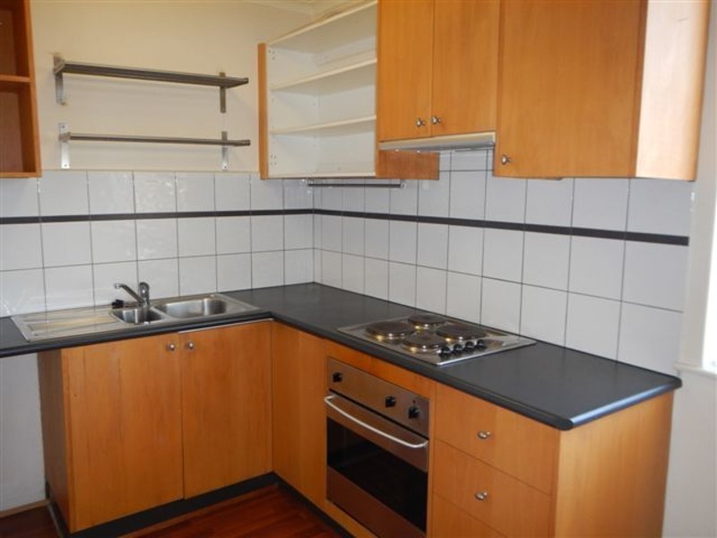 2/15 De Carle Street, Brunswick VIC 3056