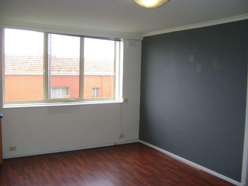2/15 De Carle Street, Brunswick VIC 3056