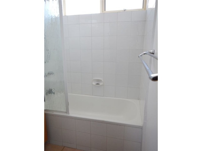 2/15 De Carle Street, Brunswick VIC 3056