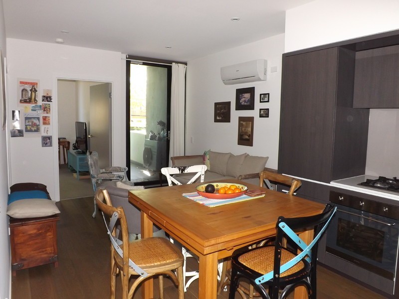 4/94 Canning Street, Carlton VIC 3053