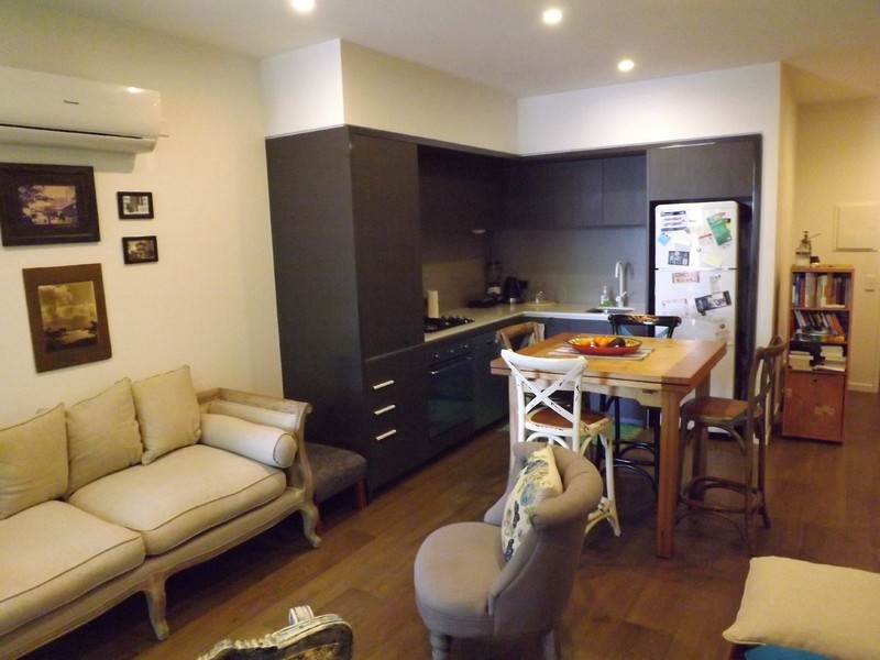 4/94 Canning Street, Carlton VIC 3053