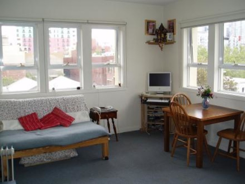 30/117 Bouverie Street, Carlton VIC 3053