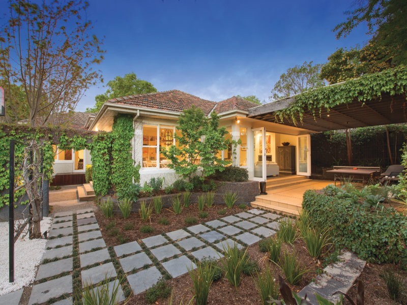 19 Bourne Rd, Glen Iris VIC 3146