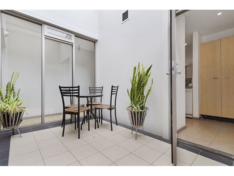 1/8 Court House Place, Carlton VIC 3053