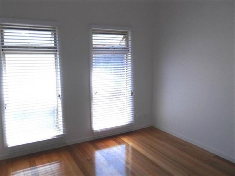 2/45 St Vigeons Road, Reservoir VIC 3073