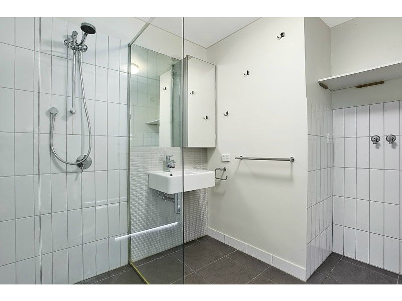 204/20 Reeves Street, Carlton VIC 3053