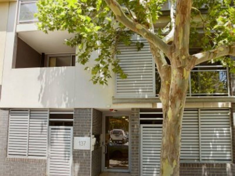 4/137 Palmerston, Carlton VIC 3053