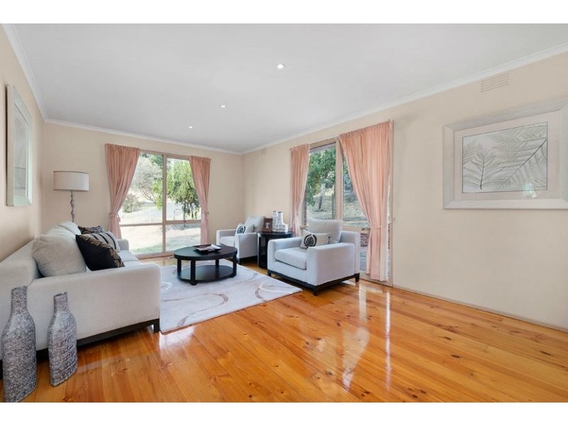 11 Curtain Road, Hurstbridge VIC 3099