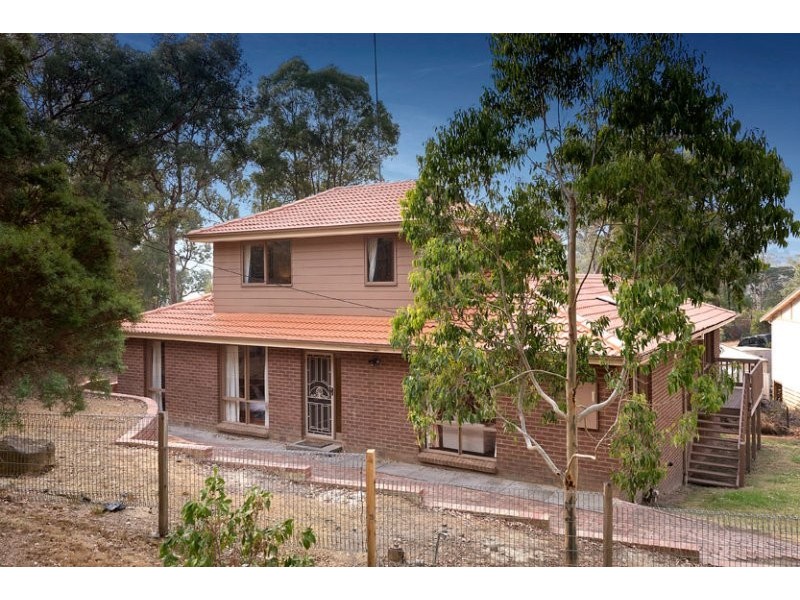 11 Curtain Road, Hurstbridge VIC 3099