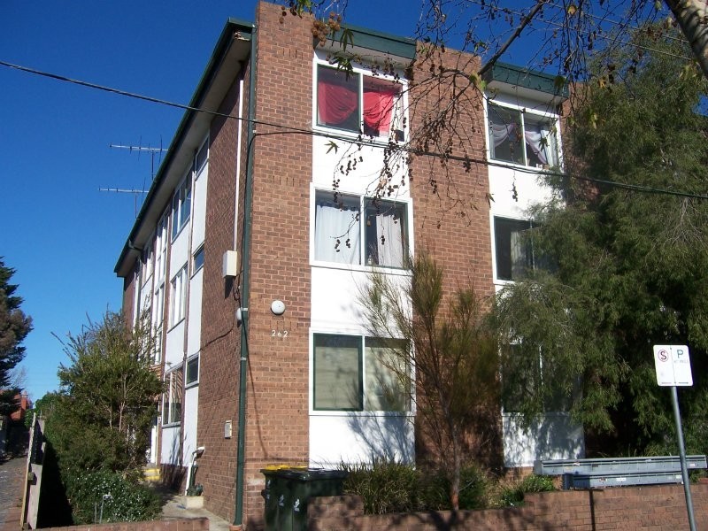 2/262 Barkly Street, Fitzroy North VIC 3068