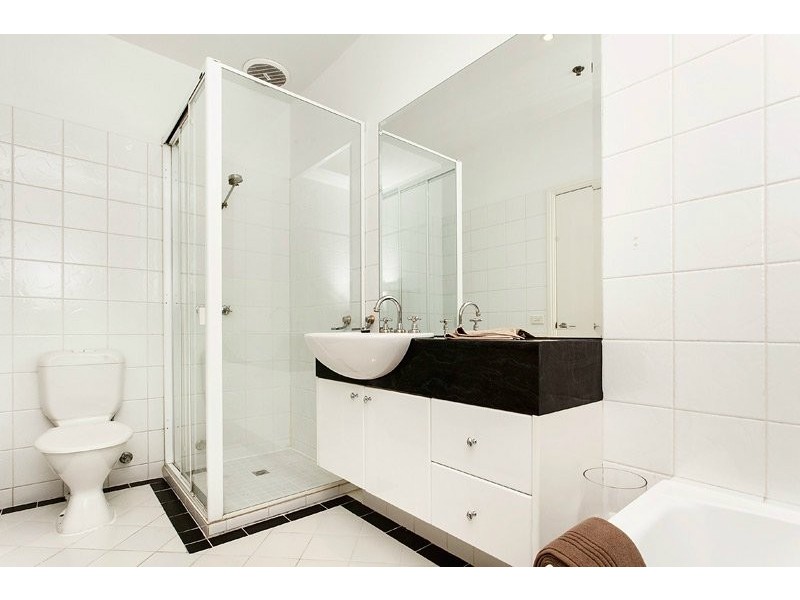 17/650 Swanston Street, Carlton VIC 3053