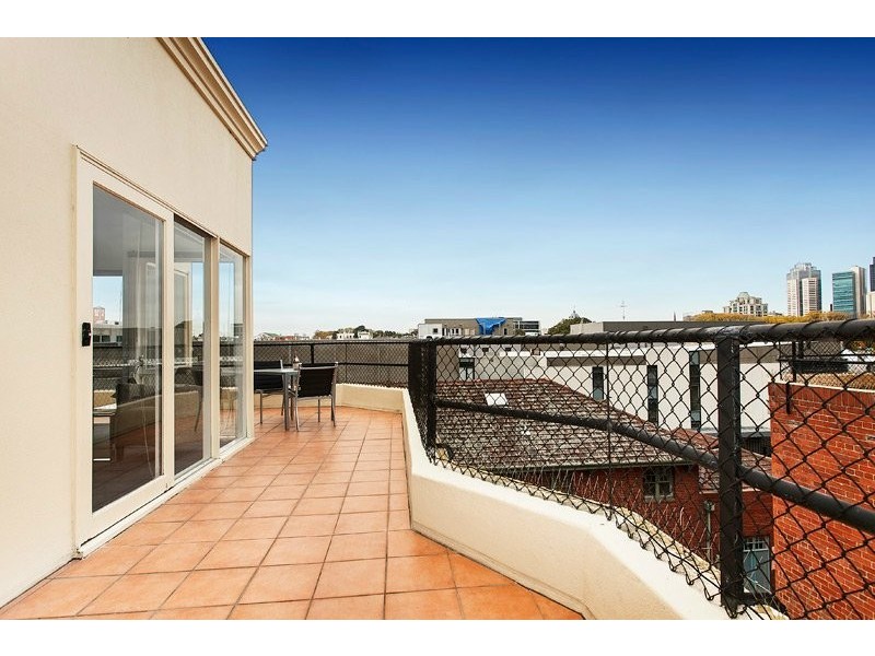 17/650 Swanston Street, Carlton VIC 3053