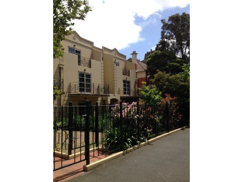 4/193 Royal Parade, Parkville VIC 3052